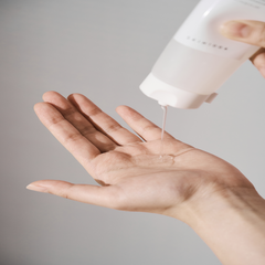 سكين 1004 - غسول رغوي لتفتيح البشرة بخلاصة السنتيلا 125 مل